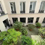Marais - Quiet One-Bedroom Decorated With Taste